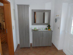 Garderobenmöbel freistehend mit Spiegel